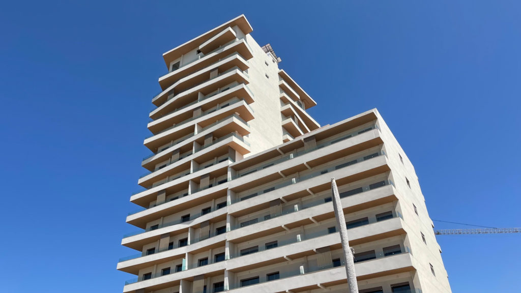 Nouveau building de la cité